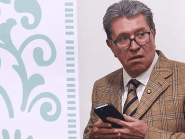 Adiós a la “Ley Anti‑Stickers”: Monreal la frena