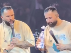 Carín León bajo fuego por cantar ebrio en conciertos