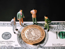 Caída del peso tras anuncio del Plan C, algo normal, afirma AMLO