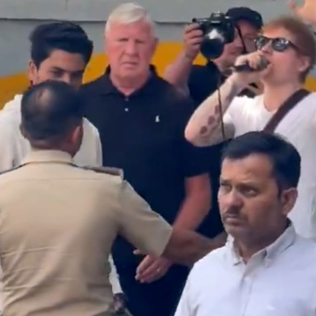 Detienen concierto callejero de Ed Sheeran en India