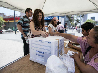 Exconsejeros del INE a Sheinbaum: “La reforma no se impone, se construye”