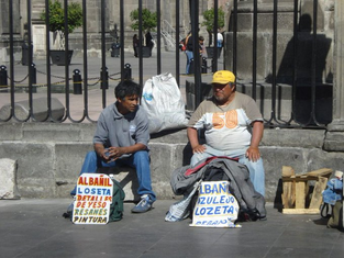 Desempleo sube a 2.5% en abril: INEGI