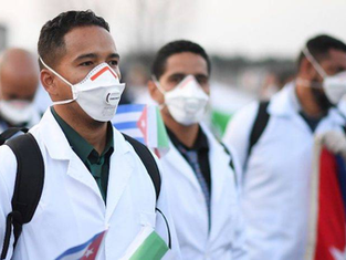 Sheinbaum defiende a médicos cubanos