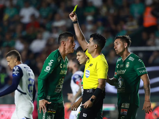 James Rodríguez expulsado por insultar al árbitro en la Liga MX