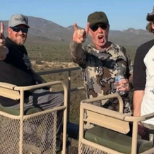 James Hetfield visita Sonora y desata polémica por caza deportiva