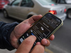 Sict frena a Uber en aeropuertos