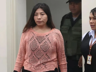 Ordenan captura de exministra peruana asilada en México