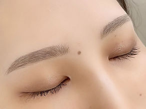 eyebrow