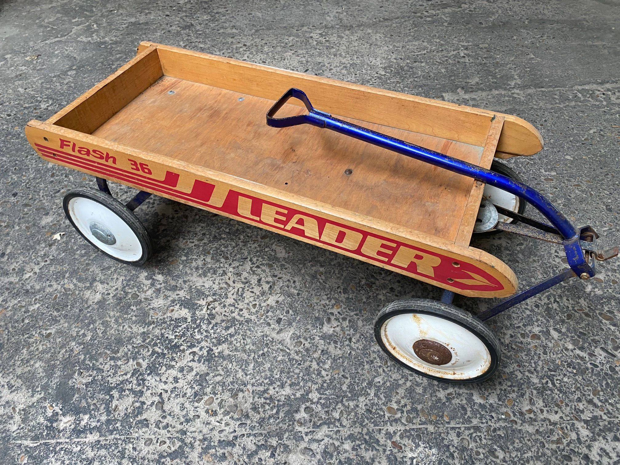 Chariot type radio flyer