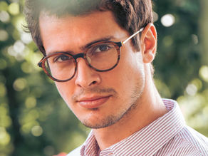 Rezin, une collection de lunette en bois et titane