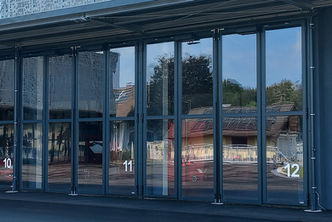 SCHNEIDER Falttore aus Aluminium und Glas