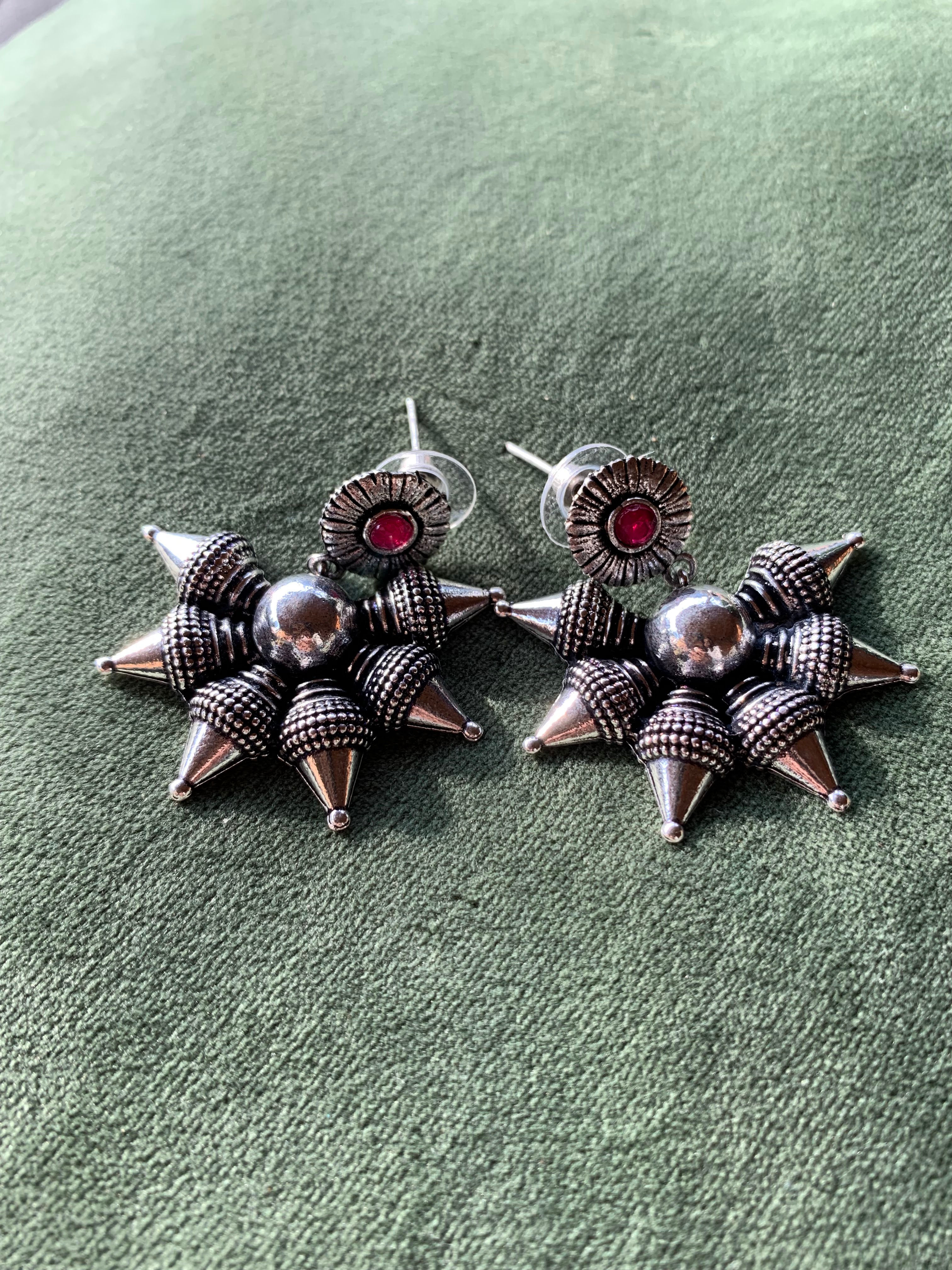 Zilver puntige oorbellen