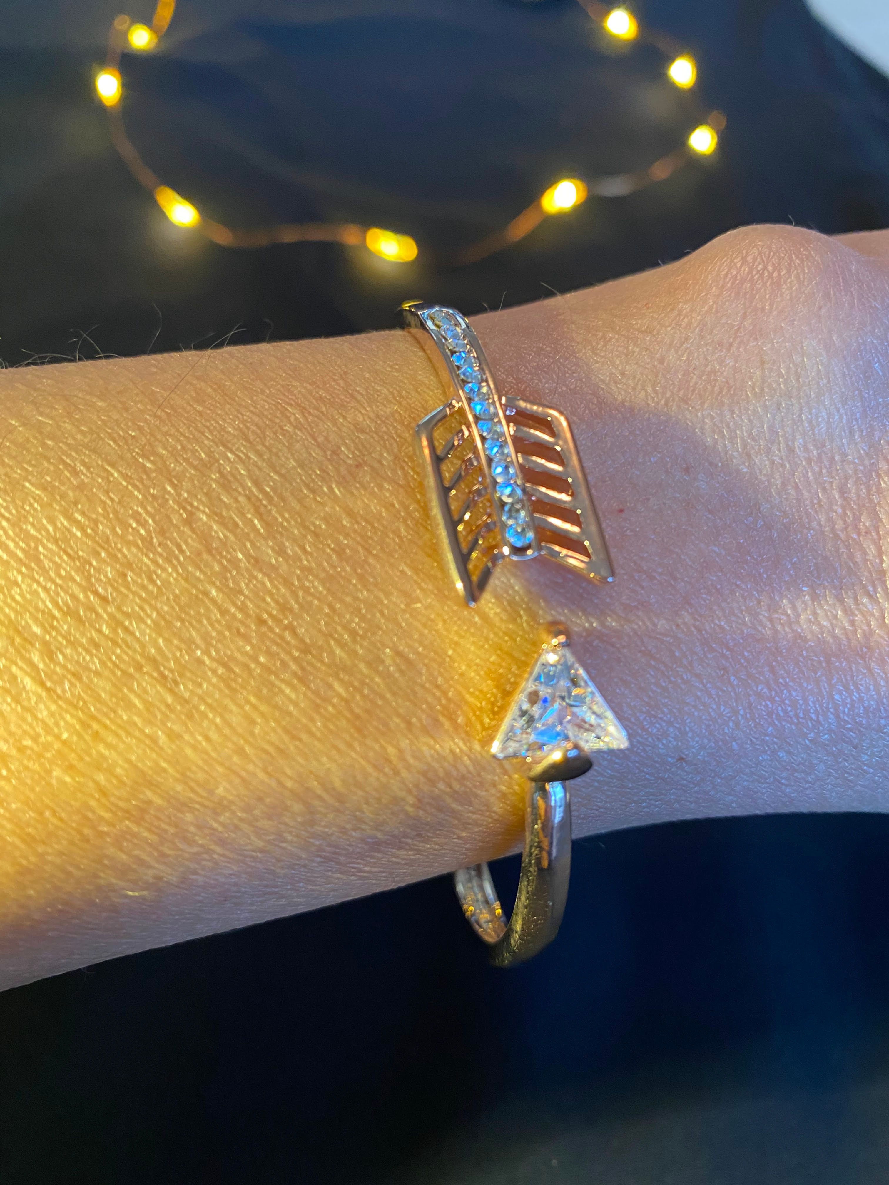 Arrow rosé gouden armband met stenen