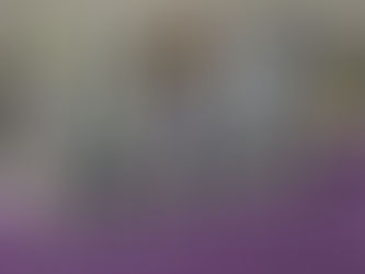 Quatro caixas piramidais de papel personalizadas com personagens do Sonic (Tails, Amy, Big e Sonic). As laterais azuis exibem o texto "AUGUSTO 6 ANOS".