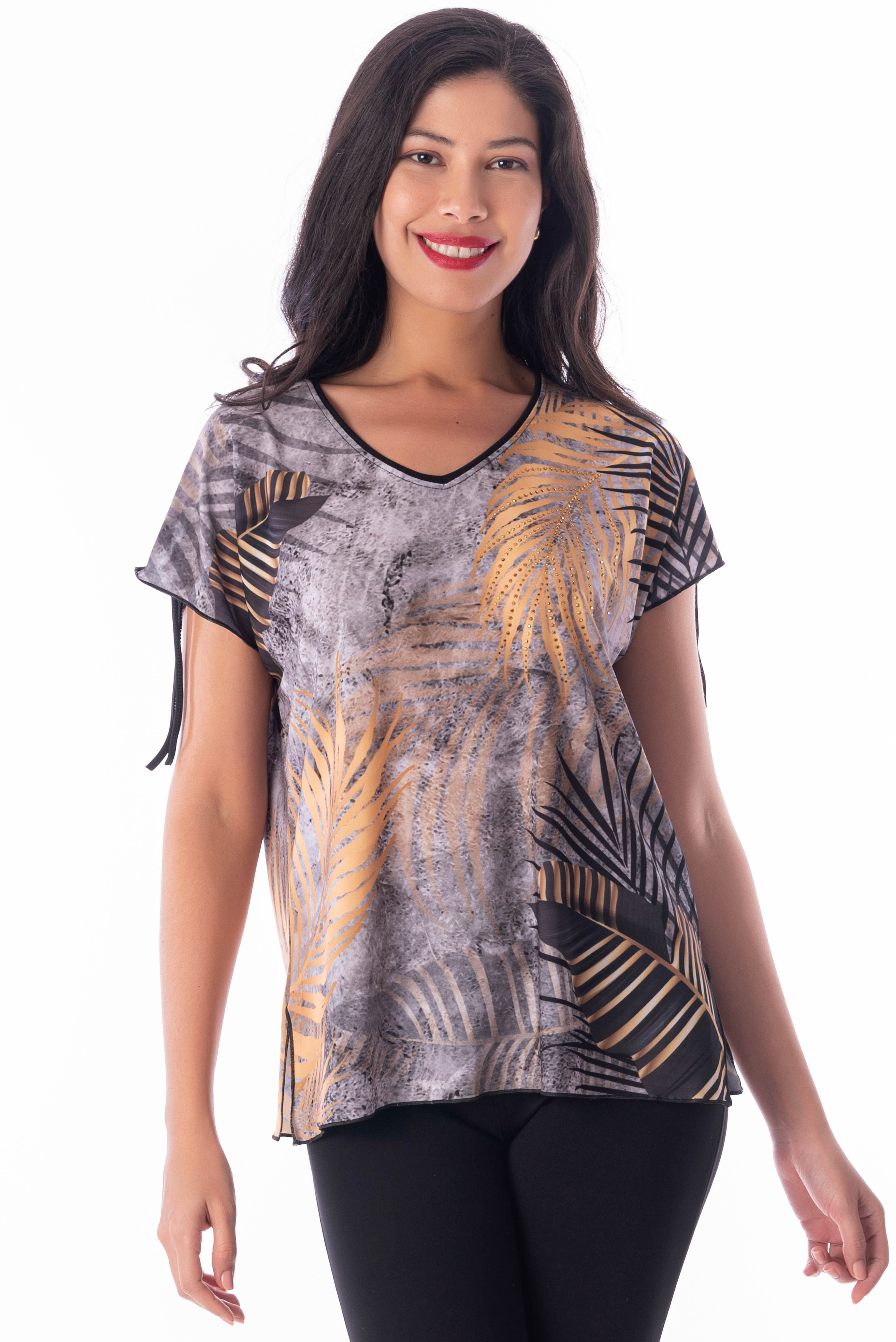 Camiseta manga corta con escote en pico y detalle en mangas- Masquenada