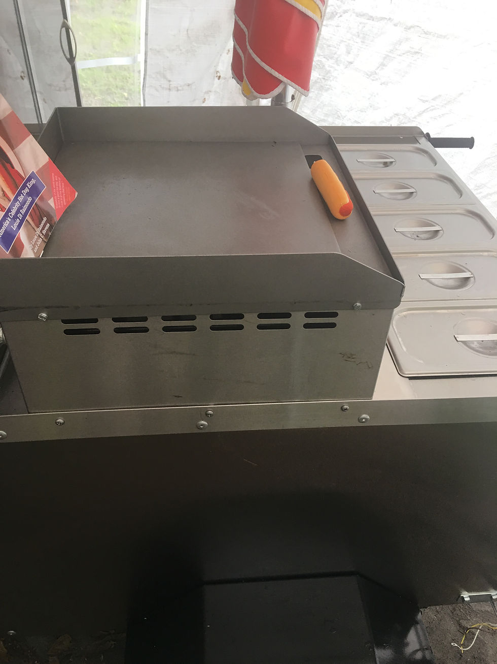 Thumbnail: Kings crown cart with 18 x 18 flat surface griddle