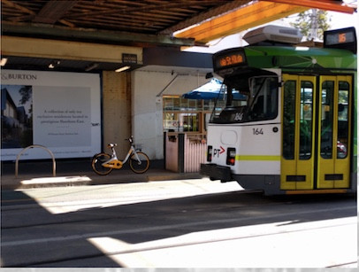 O'Bikes can be seen along Glenferrie Road for public use.