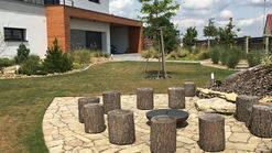 Zahrada s ohništěm