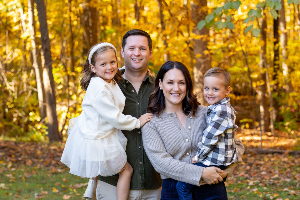 Fall family mini session Christmas card picture in Westerville