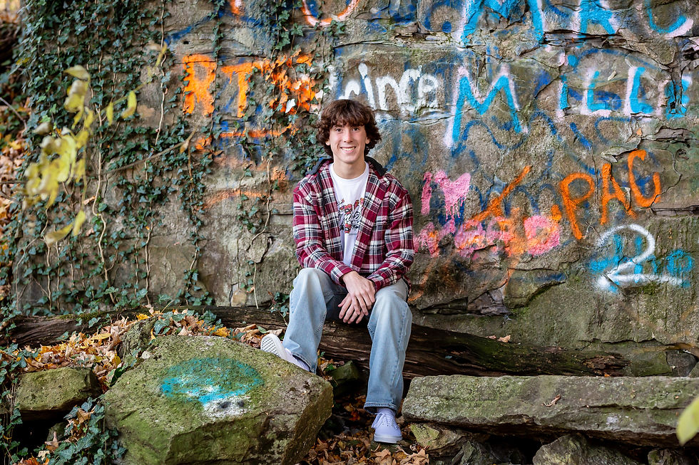 Columbus graffiti wall senior picture near westerville central