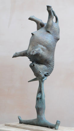 525