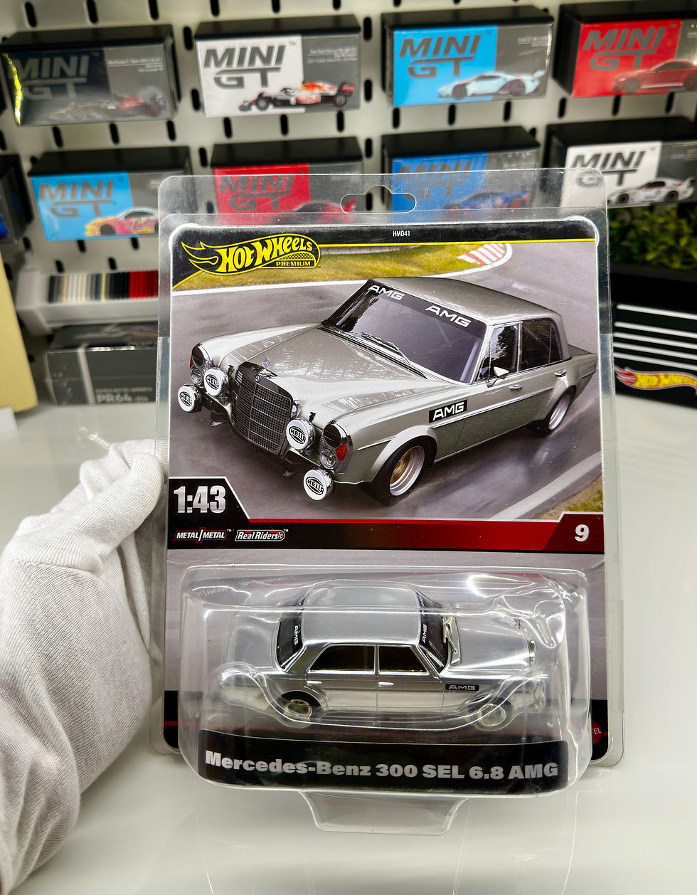 Hot Wheels Premium Mercedes-Benz 300 SEL 6.8 AMG - Silver - 2023 Card (Scale 1:43) (With Protector Case) Front view