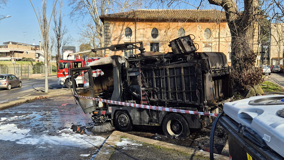 Spazzatrice incendiata (La Capitale)