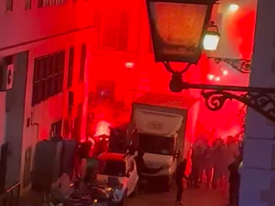 Notte di scontri a Roma: maxi rissa tra ultras della Lazio e tifosi del Real Sociedad. Salgono a 9 i feriti, uno è grave [VIDEO]