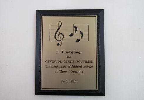Plaques-2.JPG