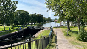 Sjötorp - gullig ort med stor portion Göta kanal