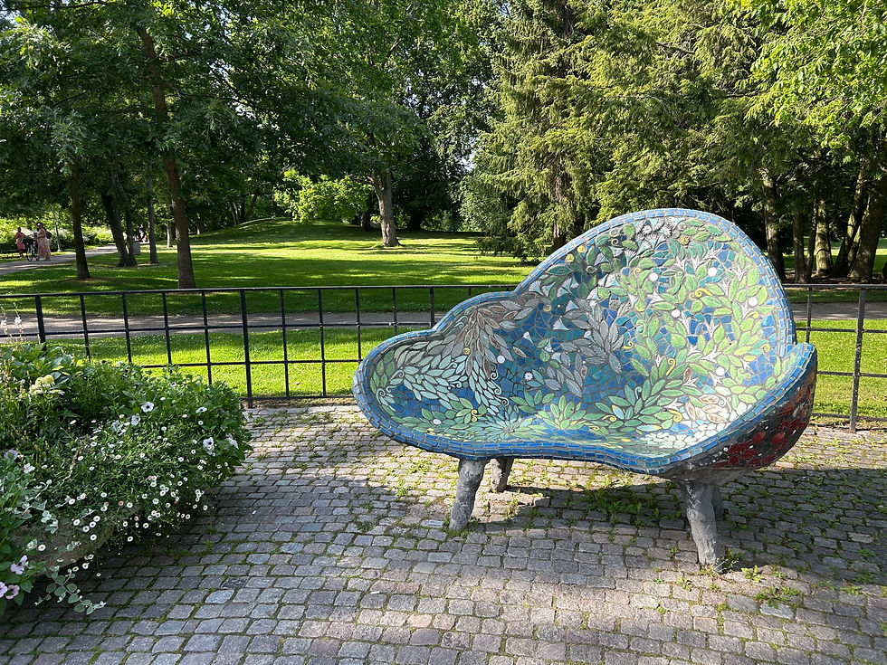 Fru ResGlad besöker Wadköping och Stadsparken i Örebro