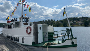 Att åka på kanalbåtstur i Dalslands kanal