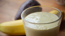 Romige avocado smoothie met banaan