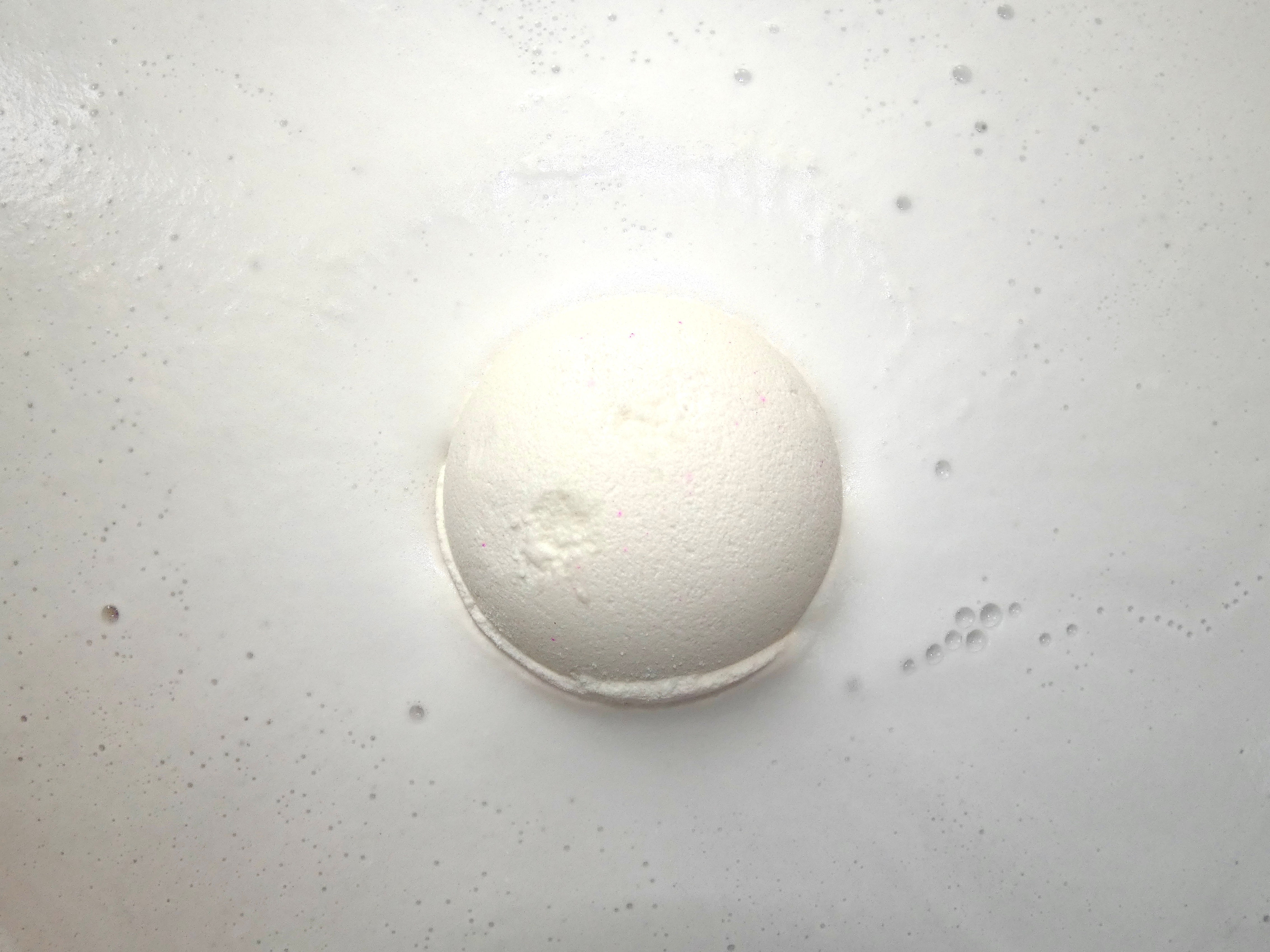 Vanilla XXL bath bomb