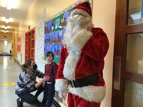 A Surprise Visitor to School 🎅.