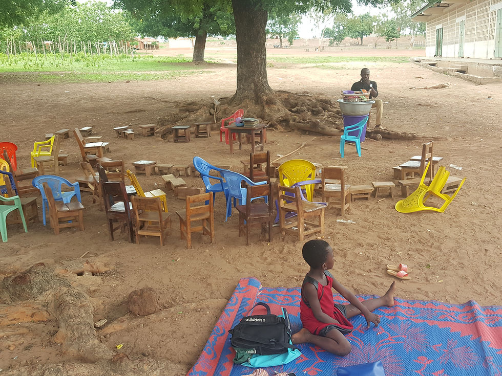 Der alte Kindergarten unter den Bäumen