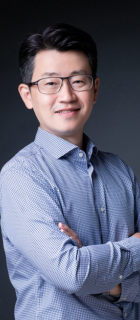 Chris形象照2021完整.jpg