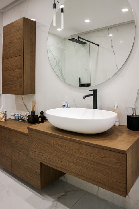 Bagno _ Marmo e Legno.jpg