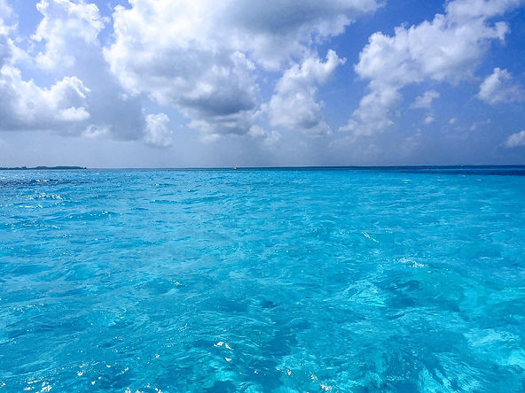 grand-cayman-8579726_1280.jpg