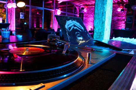 1. DJ pro bar à vinyles Évreux Vernon Louviers Eure
2. DJ vinyle professionnel bar musical Val-de-Reuil Gisors Pont-Audemer
3. Animation DJ vinyles 33T 45T Bernay Les Andelys Verneuil-sur-Avre
4. DJ set vinyle bar d'ambiance Gaillon Pacy-sur-Eure Évreux
5. Location DJ pro vinyles soirée bar Eure Saint-Sébastien-de-Morsent Le Val d'Hazey
6. DJ platines vinyles bar à vin Vernon Louviers Val-de-Reuil
7. Bar à vinyles DJ pro Normandie - Gisors Pont-Audemer Bernay
8. Soirée DJ vinyle collector Eure Mesnils-sur-Iton Vexin-sur-Epte Les Andelys
9. DJ professionnel musique vinyle lounge bar Évreux et agglomération euroise
10. Prestation DJ vinyle bar à thème Eure 27 - vinyles funk soul house