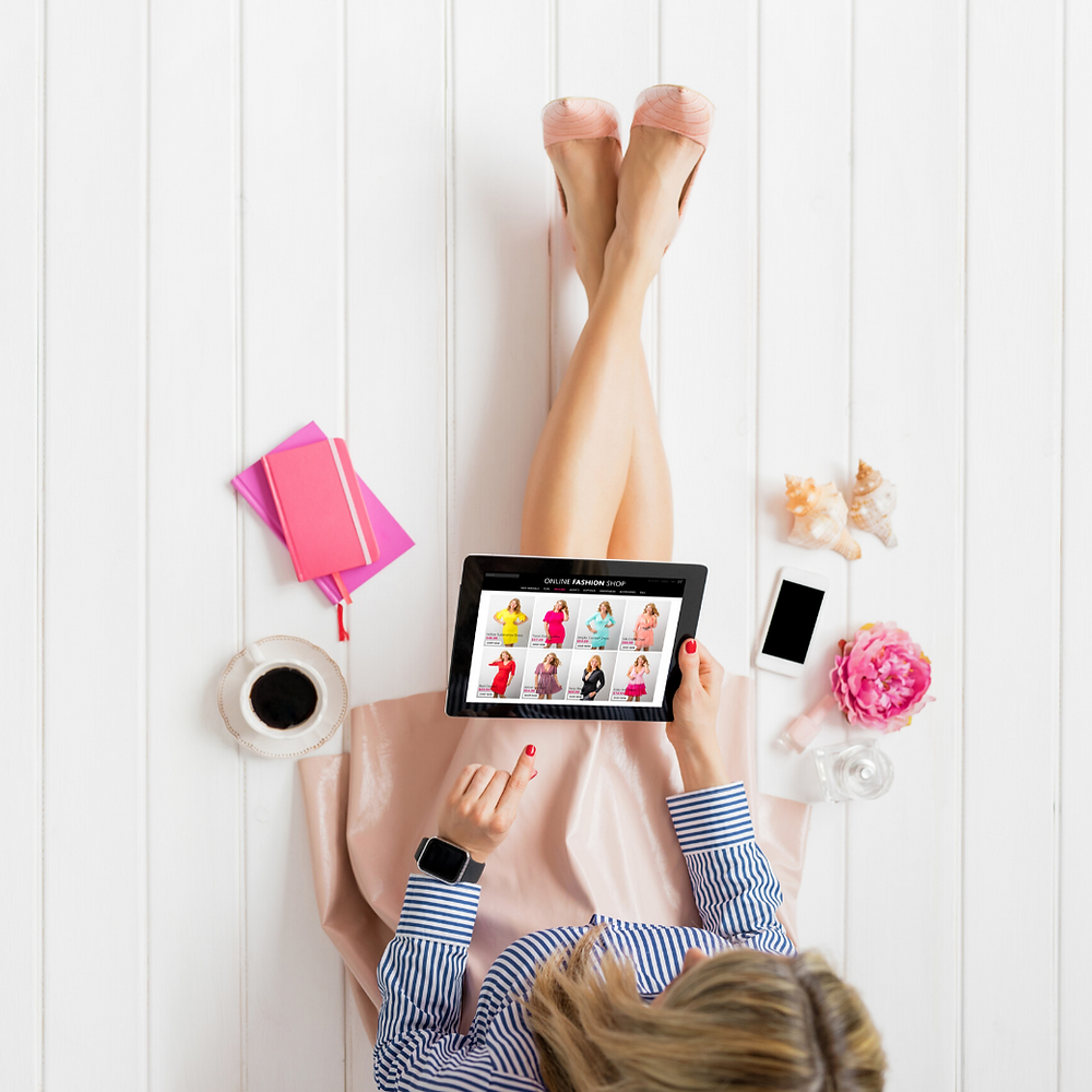 woman online shopping to define her personal style