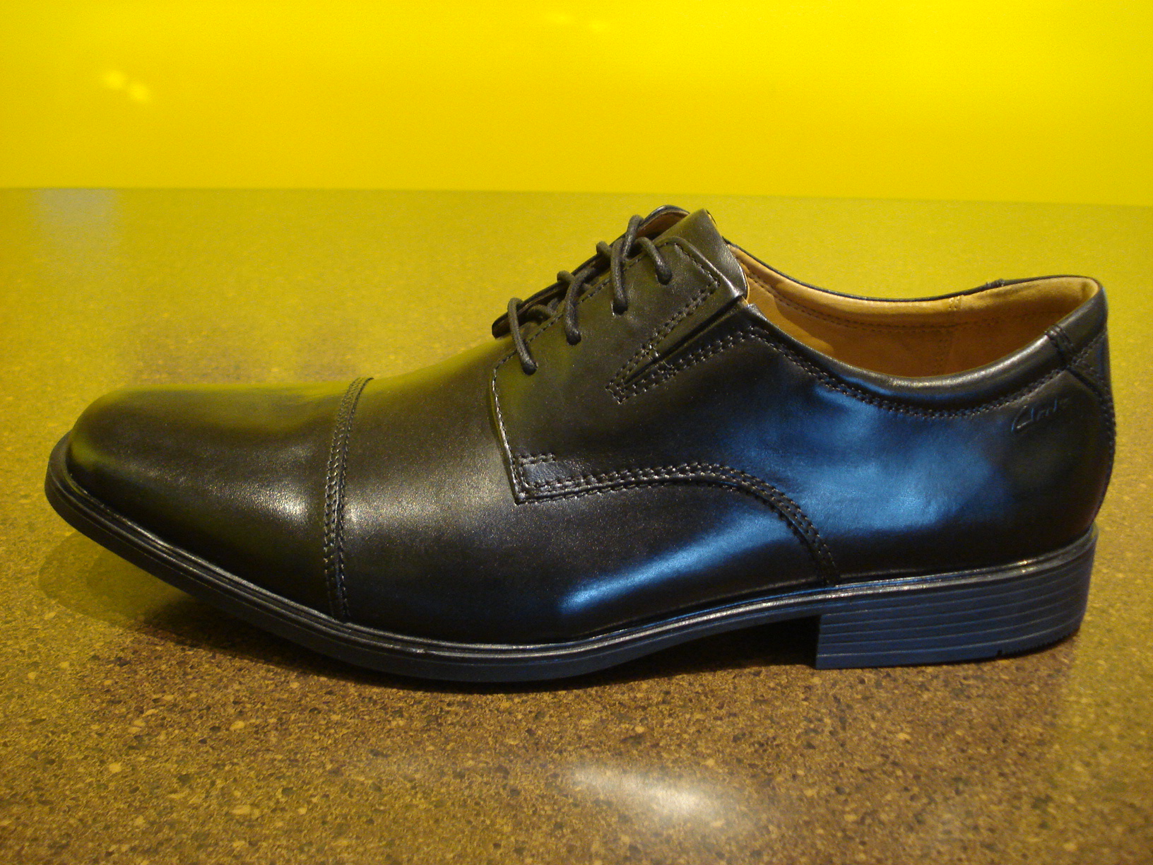 clarks shoes winnipeg