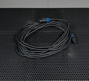 SPEAKER CABLE.jpg