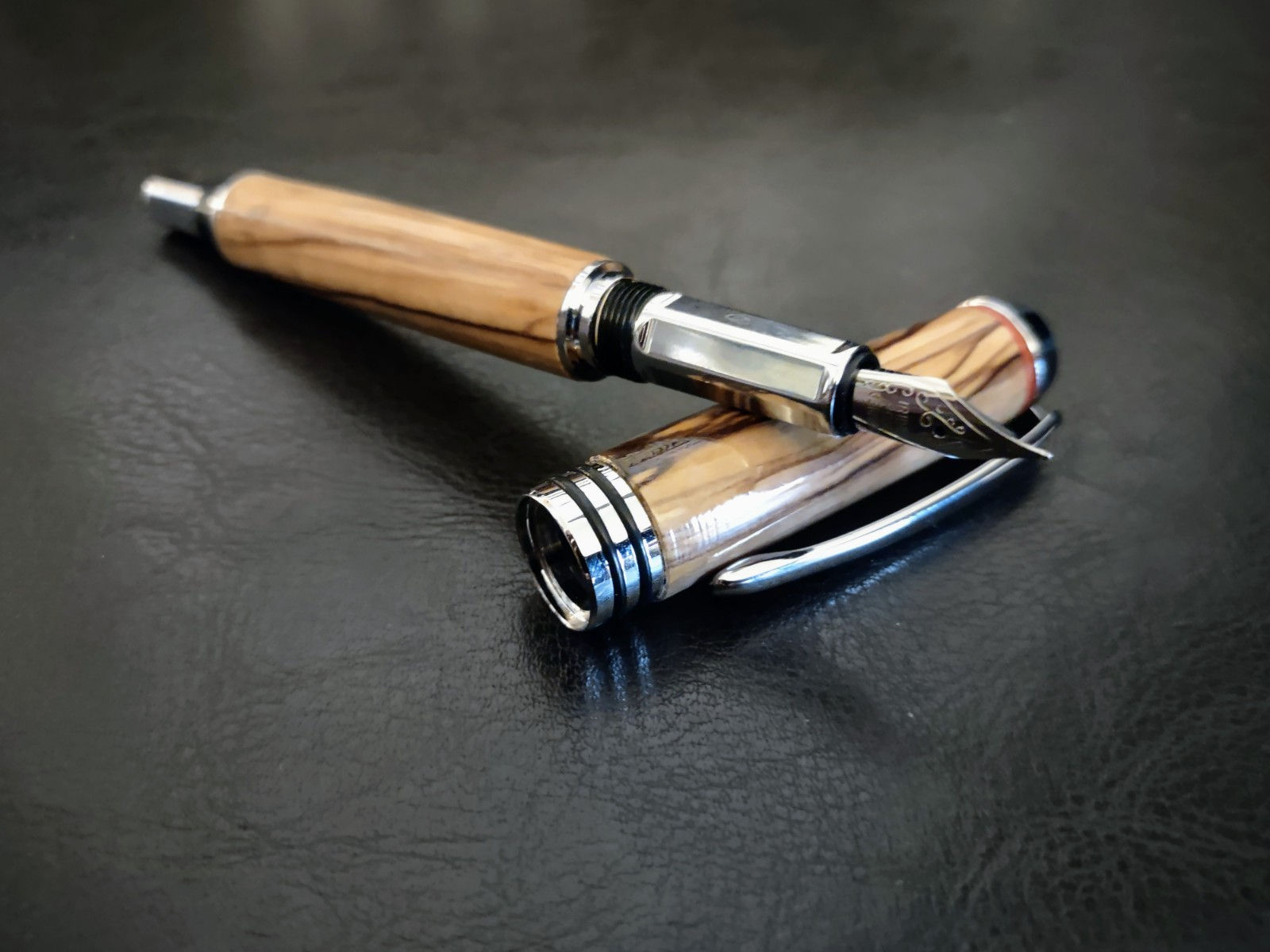 Admiral Series Pen - Olivewood