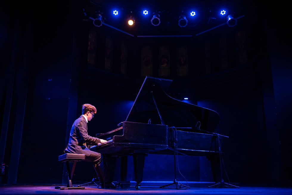 25-07-10 Música clásica Gabriel Santos - piano, Capilla (10).jpg