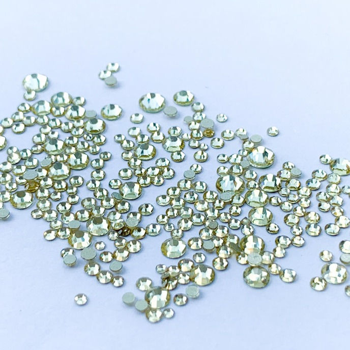 FanatkaStraz. Strassi. 114 Shamppanja 2028 Premium. Eri kokoja 150kpl