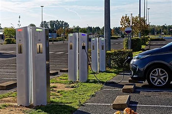 il faudra planifier vos étapes en tenant compte des emplacements des bornes de recharge et des possibilités de recharge