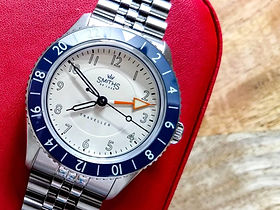★【美品】SMITHS Traveller GMT Smiths Traveller GMT | DAHTT Watch Blog