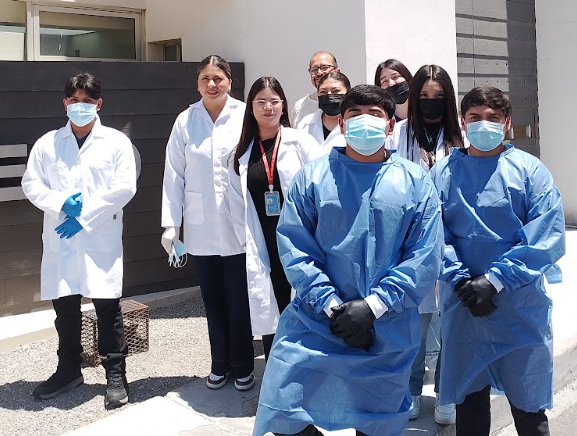 Estudiantes de Derecho y Psicología realizan visita académica al SEMEFO