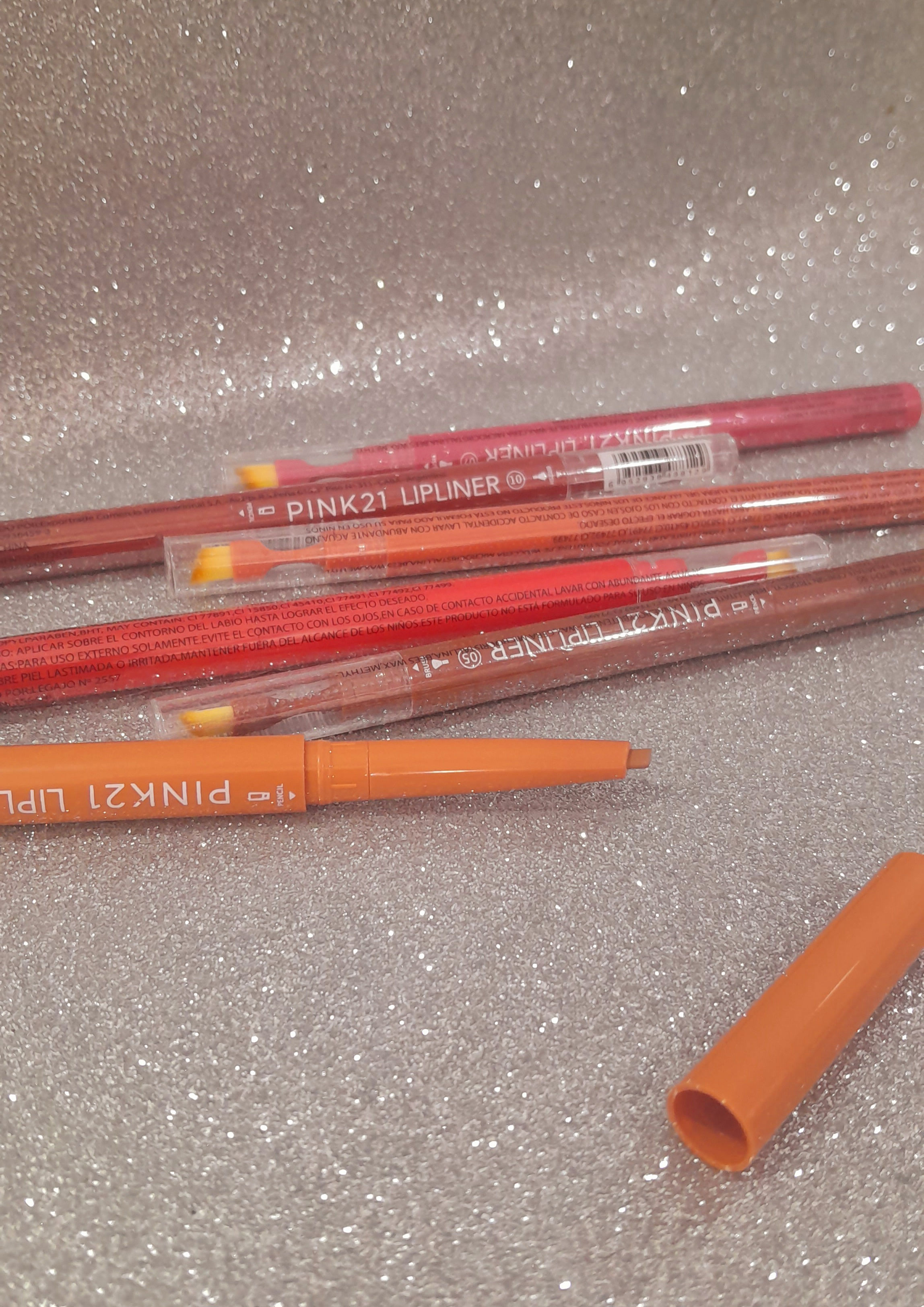 LIP LINER & BRUSH